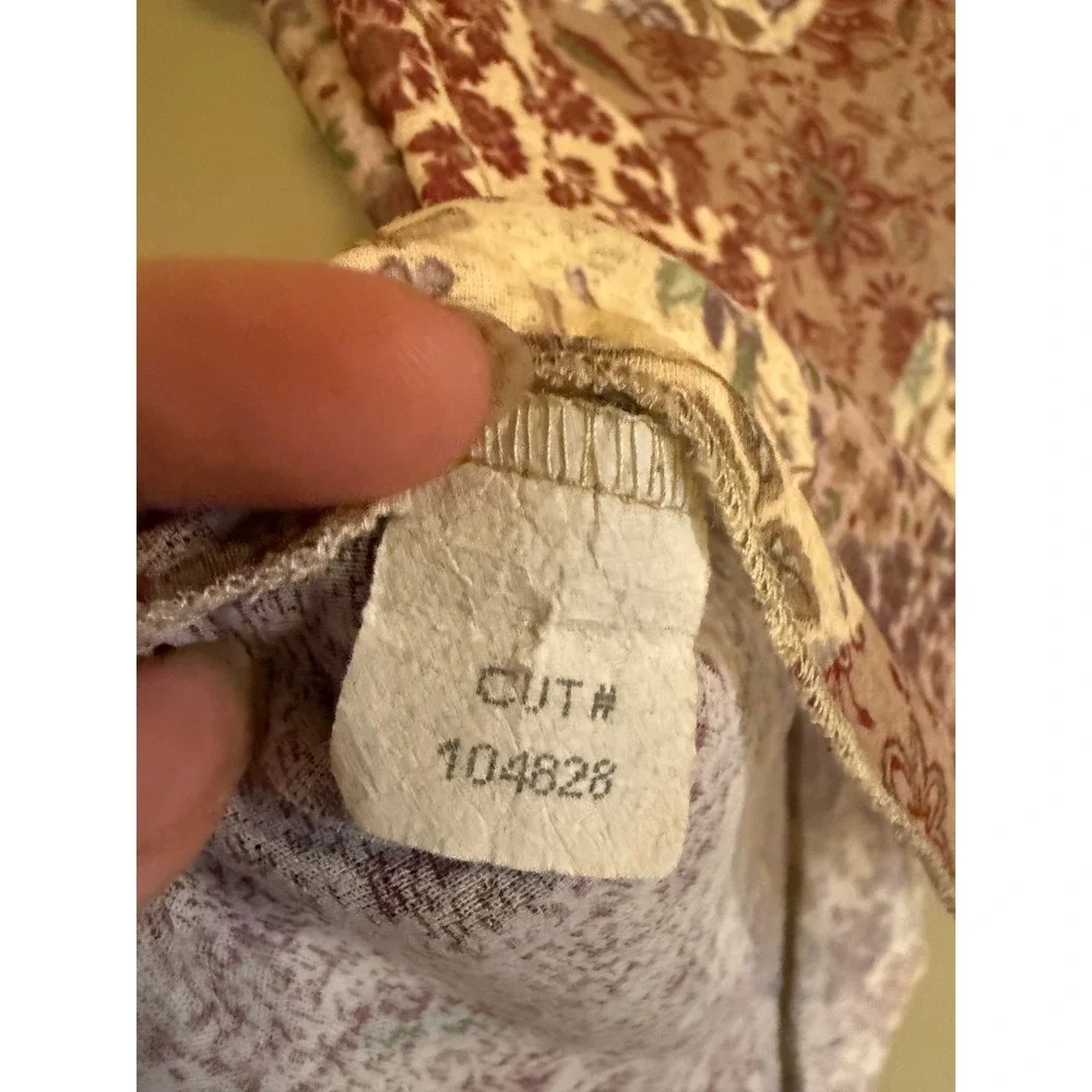 Vintage Patchwork Floral V Neck Handkerchief Hem Top Flutter Sleeve Cottagecore - Picture 3 of 3